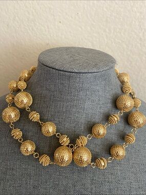 Vintage 70s Gold-Tone Fat Textured Mesh Beads Long Necklace